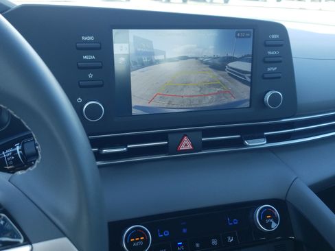 Used 2025 Hyundai Elantra Sport FWD image 25