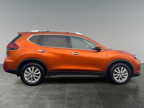 Used 2020 Nissan Rogue SV image 8