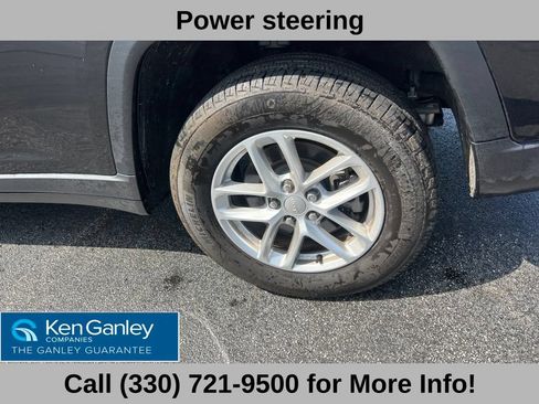 Used 2024 Jeep Grand Cherokee L Laredo AWD/4WD image 21