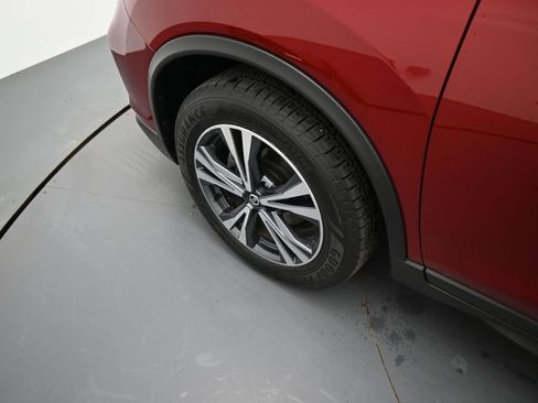 Used 2019 Nissan Rogue SV w/ Sun & Sound Touring Package image 8