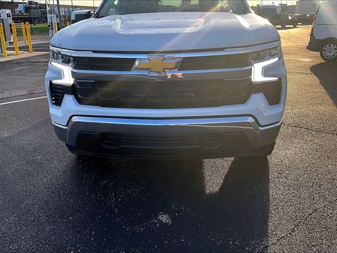 Used 2023 Chevrolet Silverado 1500 LT AWD/4WD image 4
