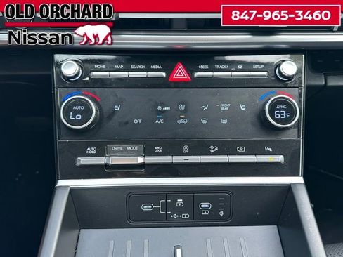 Used 2025 Hyundai Santa Fe SEL AWD/4WD image 16