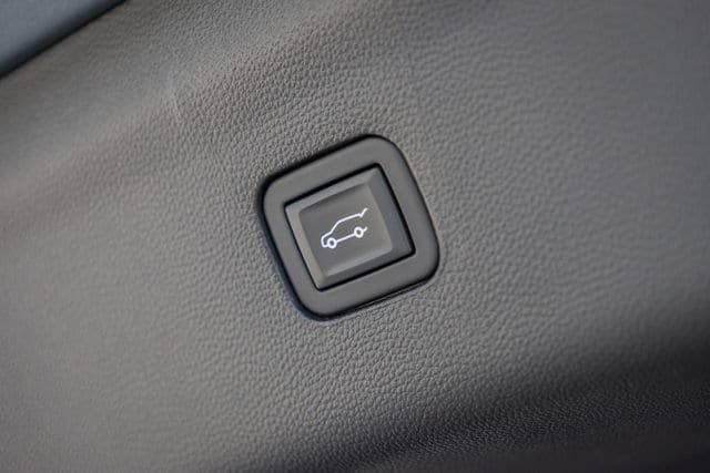 Certified 2024 Buick Enclave Avenir w/ Trailering Package, 5000 lbs. AWD/4WD image 21