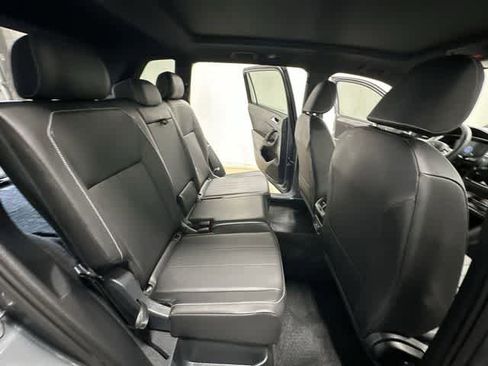 Certified 2024 Volkswagen Tiguan SE R-Line image 25