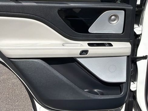 New 2026 Lincoln Aviator Reserve image 23
