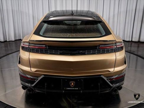 Used 2025 Lamborghini Urus SE AWD/4WD image 15