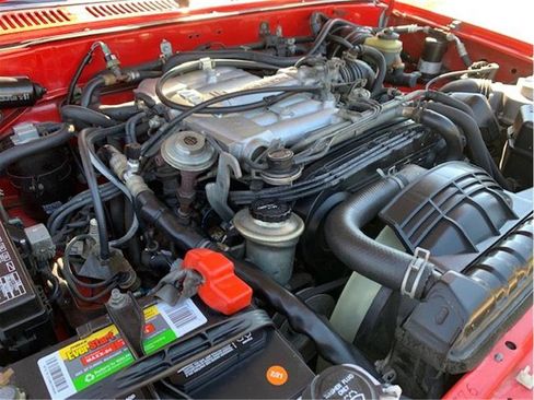 Used 1990 Toyota Pickup Deluxe image 9