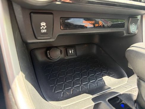 Used 2019 Toyota RAV4 LE w/ All Weather Liner Package AWD/4WD image 31