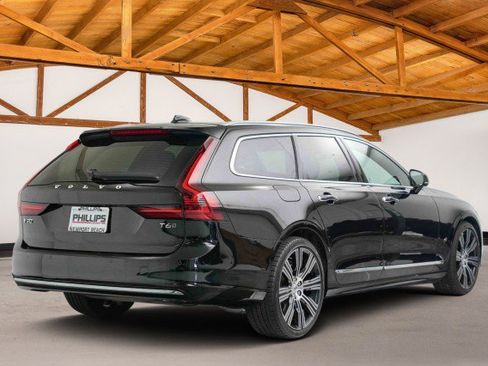 Used 2021 Volvo V90 T6 Inscription w/ Climate Package image 5