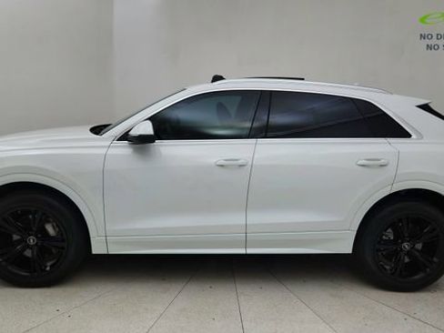 Used 2023 Audi Q8 Premium w/ Convenience Package AWD/4WD image 3