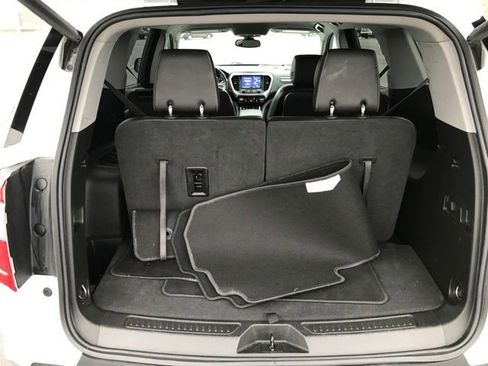 Certified 2023 GMC Acadia SLT image 18