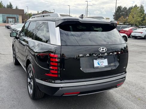 Certified 2026 Hyundai Palisade Limited AWD/4WD image 9