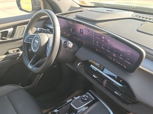 Used 2025 Buick Enclave Sport Touring w/ Trailering Package, 5000 lbs. AWD/4WD image 27