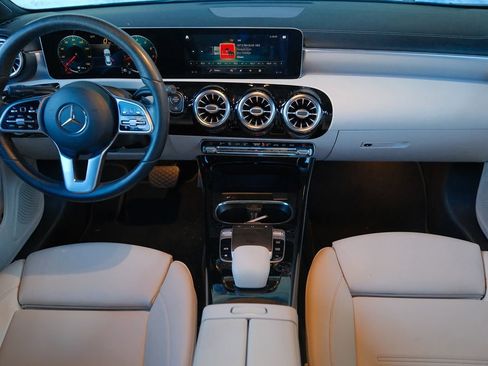 Used 2020 Mercedes-Benz CLA 250 image 18