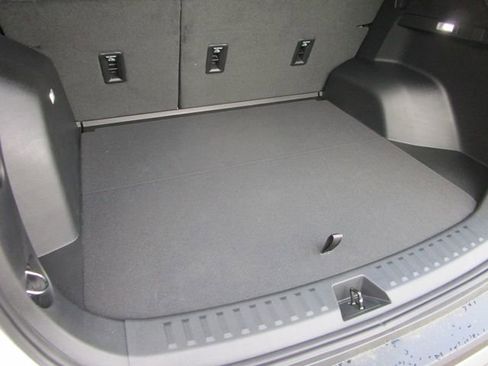 New 2026 Chevrolet Equinox LT w/ Convenience Package II FWD image 13
