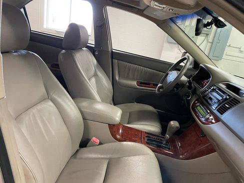 Used 2005 Toyota Camry XLE image 18