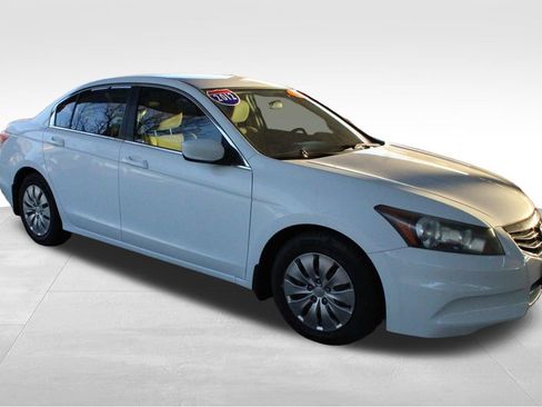Used 2012 Honda Accord LX image 17