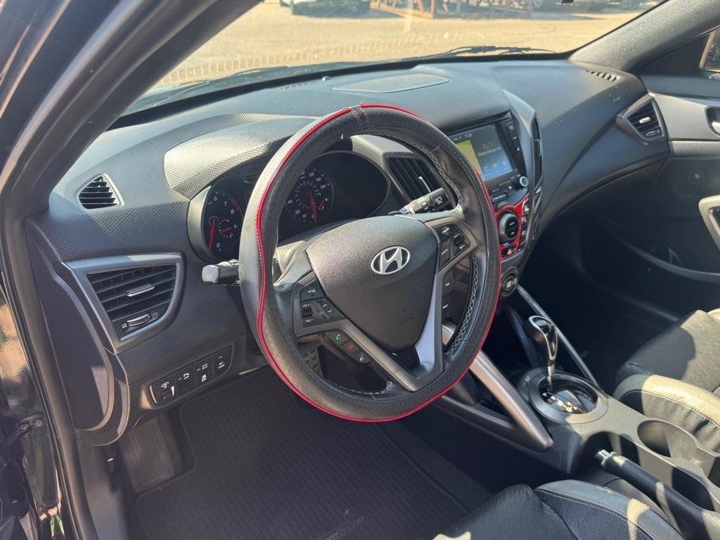 Used 2016 Hyundai Veloster Turbo w/ Option Group 04 FWD image 9