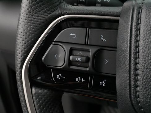 Used 2024 Toyota Tundra Limited AWD/4WD image 27