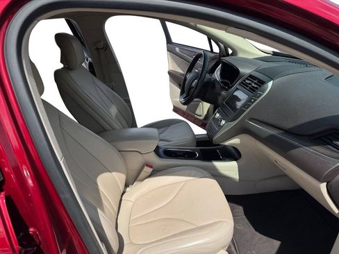 Used 2017 Lincoln MKC Reserve FWD image 18