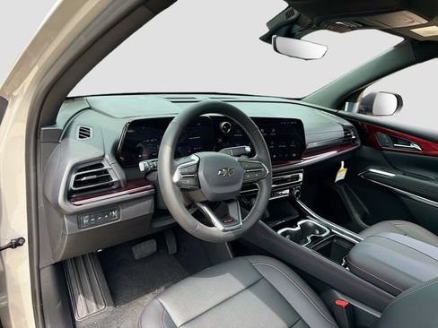 New 2026 Chevrolet Traverse Z71 w/ Driver Confidence Package AWD/4WD image 10