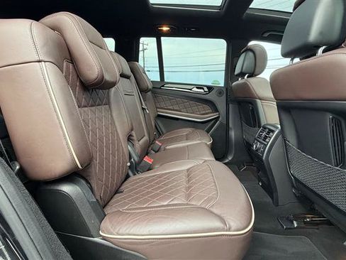 Used 2016 Mercedes-Benz GL 550 4MATIC image 41