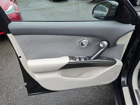 Used 2024 Genesis GV60 RWD image 23