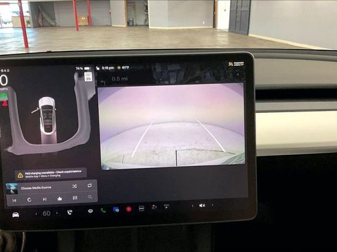Used 2022 Tesla Model Y Long Range image 14