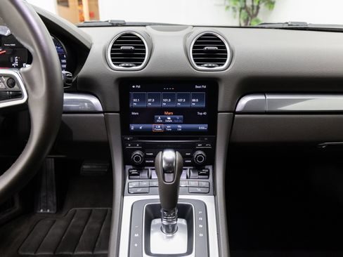 Used 2019 Porsche 718 Cayman image 16