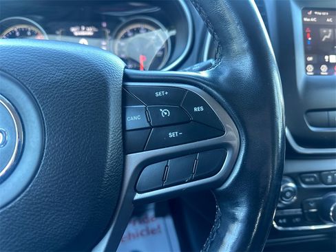 Used 2021 Jeep Cherokee Latitude Lux image 30