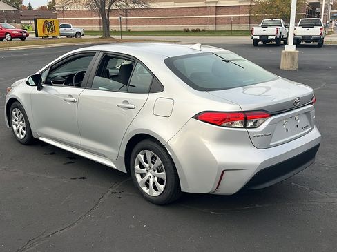 Used 2023 Toyota Corolla LE image 5