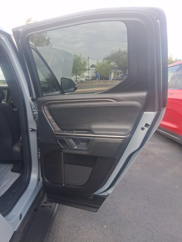 Used 2024 Rivian R1T Adventure Dual AWD/4WD image 11