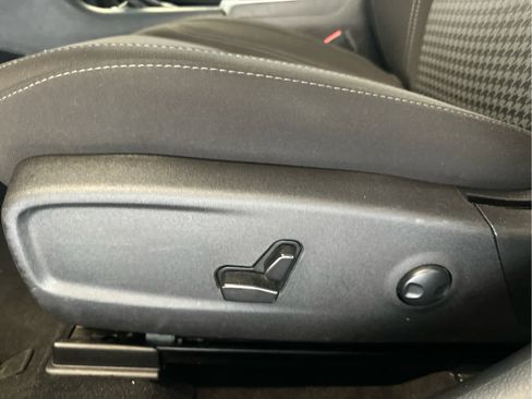 Used 2023 Dodge Charger SXT image 12