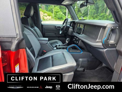 Used 2024 Ford Bronco Black Diamond AWD/4WD image 15