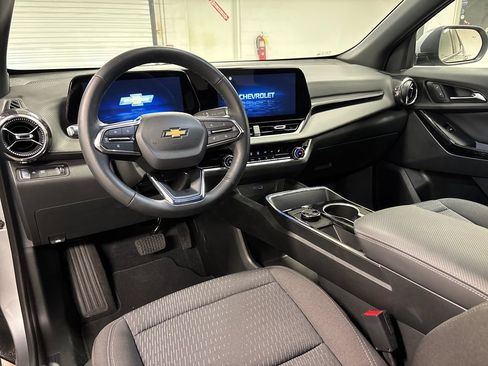 Used 2026 Chevrolet Equinox LT FWD image 26