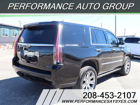 Used 2017 Cadillac Escalade Platinum image 4