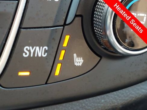 Used 2020 Chevrolet Traverse LT FWD image 13