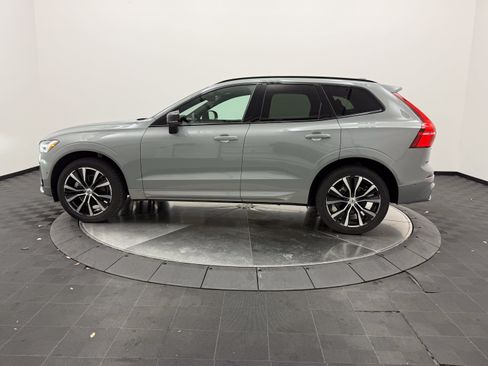 Certified 2024 Volvo XC60 B5 Plus AWD/4WD image 3