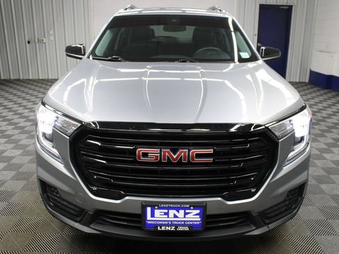 Used 2024 GMC Terrain SLE w/ GMC Pro Grade Package AWD/4WD image 47