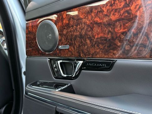 Used 2015 Jaguar XJ Supercharged image 33