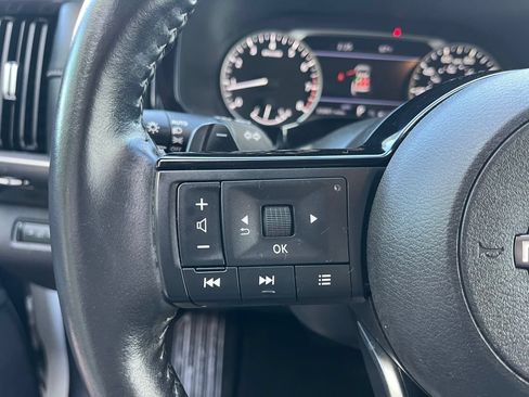 Used 2023 Nissan Pathfinder SL AWD/4WD image 33