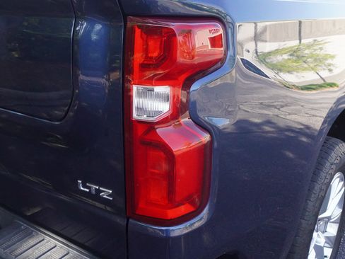 Used 2021 Chevrolet Silverado 1500 LTZ AWD/4WD image 35