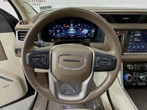Used 2023 GMC Yukon Denali image 13