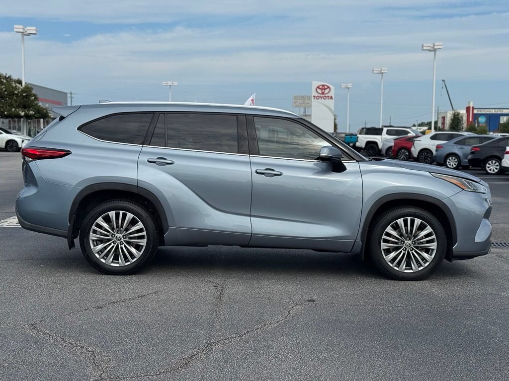 Used 2021 Toyota Highlander Platinum AWD/4WD image 7