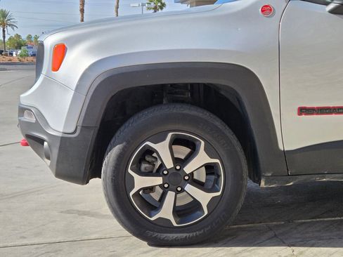 Used 2019 Jeep Renegade Trailhawk w/ Cold Weather Group II AWD/4WD image 5