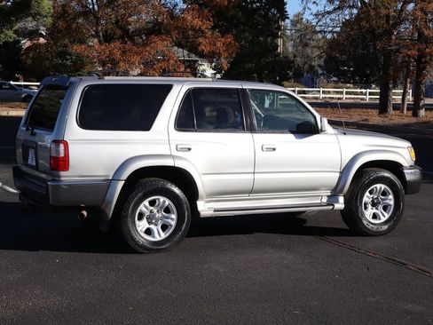 Used 2000 Toyota 4Runner SR5 w/ Upgrade Value Pkg 4 image 4