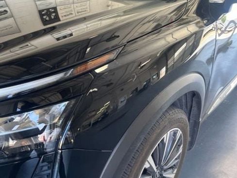Certified 2026 Nissan Pathfinder Platinum AWD/4WD image 16