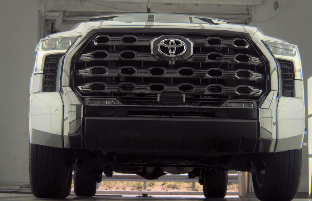 Used 2024 Toyota Tundra Platinum AWD/4WD image 2