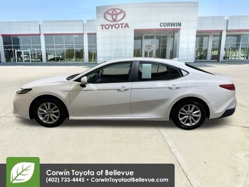 Used 2025 Toyota Camry LE image 2
