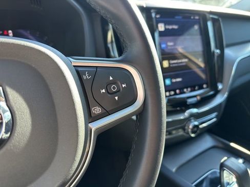 Certified 2025 Volvo XC60 B5 Core image 28
